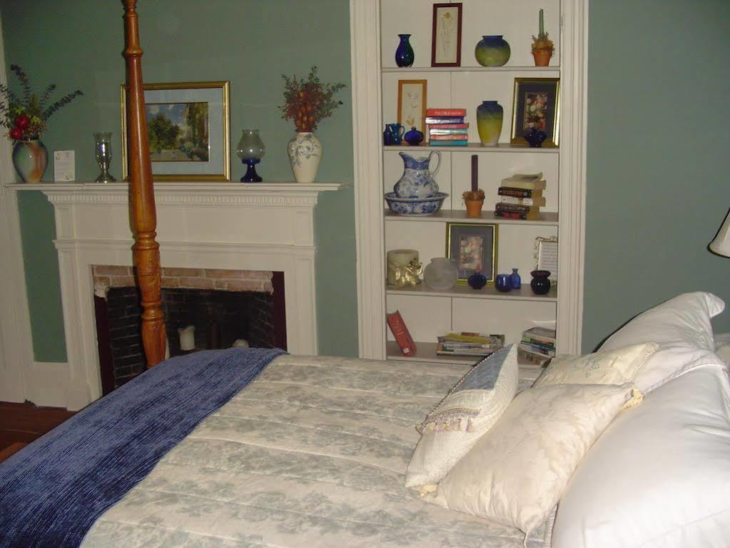 Stephen Clay Homestead Bed And Breakfast Candia エクステリア 写真